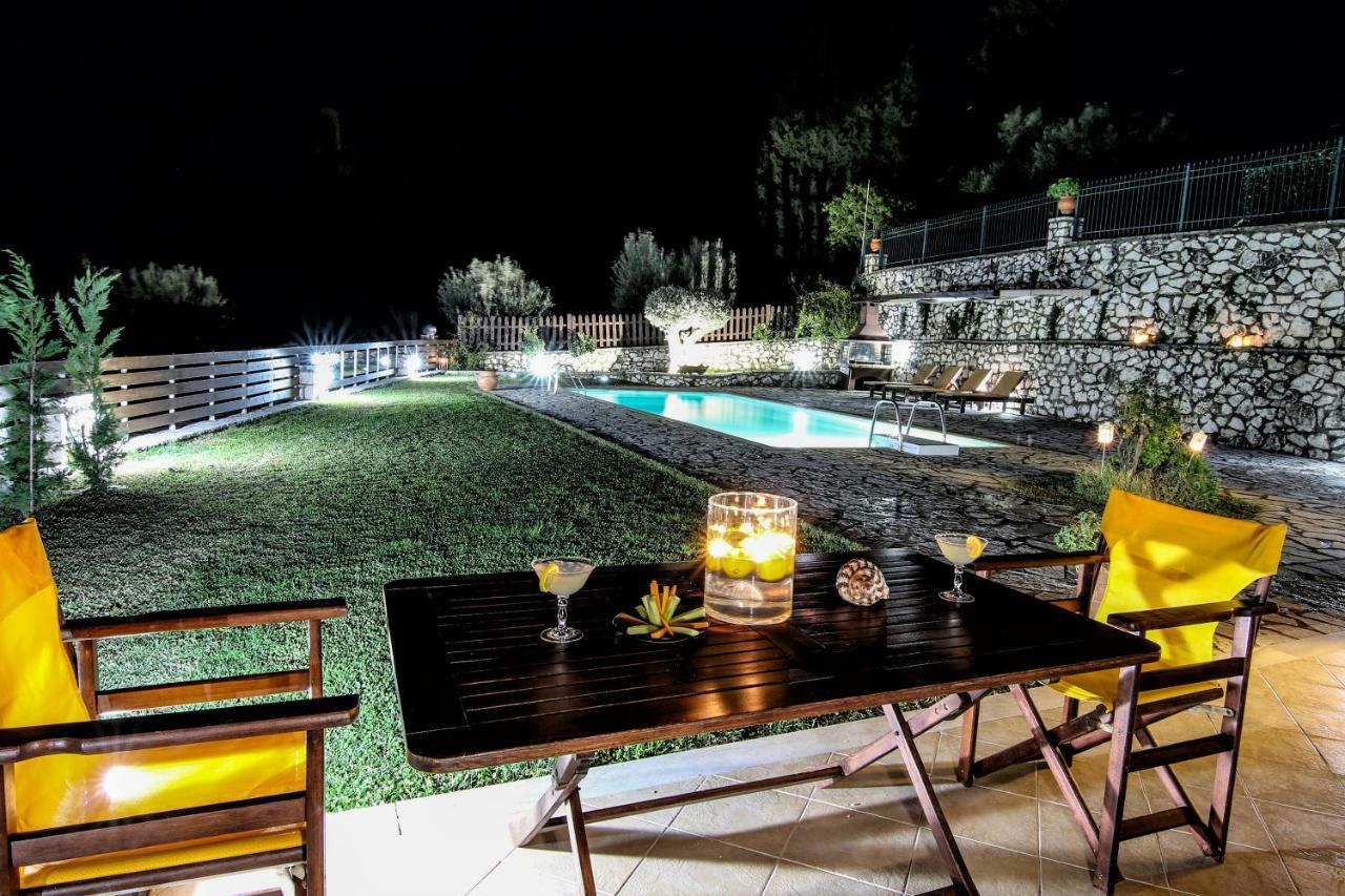Villa Summer Breeze นิเกียนา ภายนอก รูปภาพ